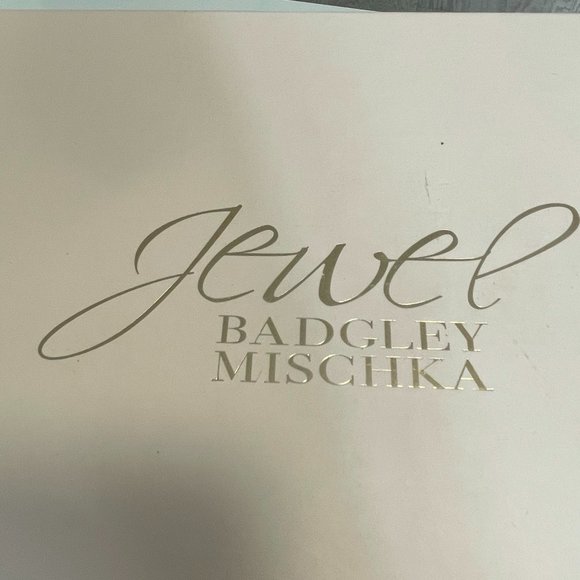 Gorgeous Silver Sequin Pumps Badgley Mischka - Picture 6 of 7